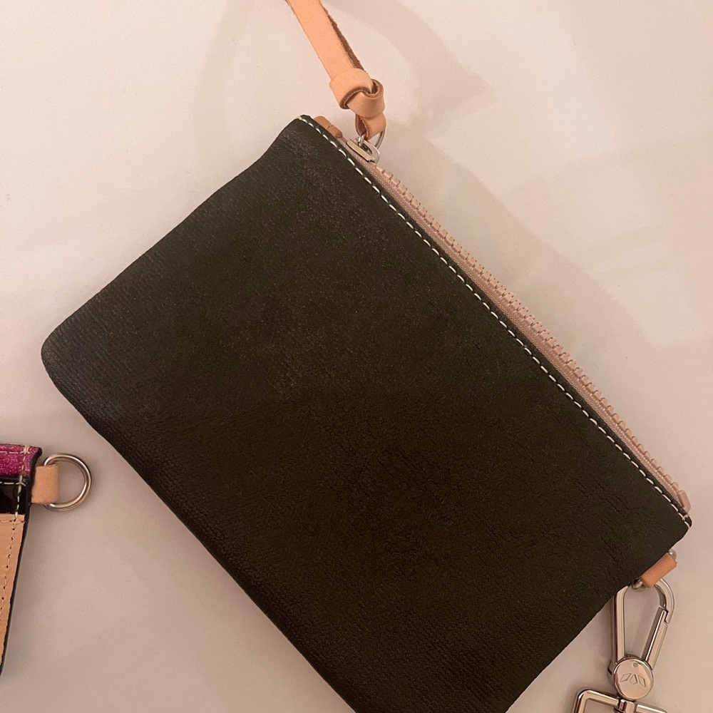 Consuela Green w/ tan trim Wristlet Wallet + pouch - Picture 9 of 9